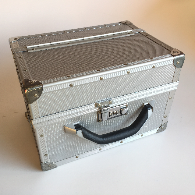 CAMERA CASE, Silver Hardcase